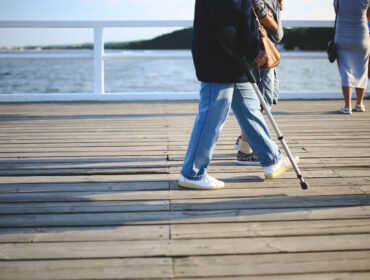 Køb robuste krykker til ældre