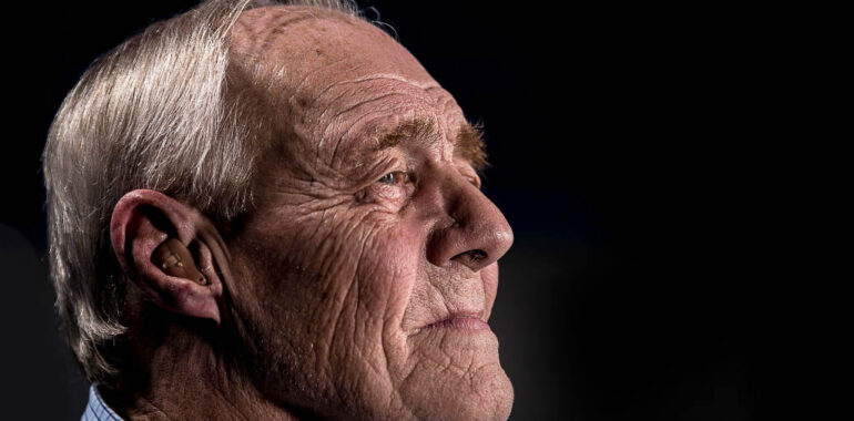 Køb toiletstol / bækkenstol til ældre og gangbesværede